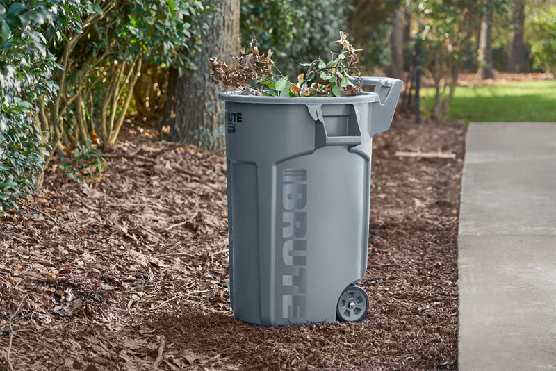 Rubbermaid Brute container op wielen 166,5 liter grijs