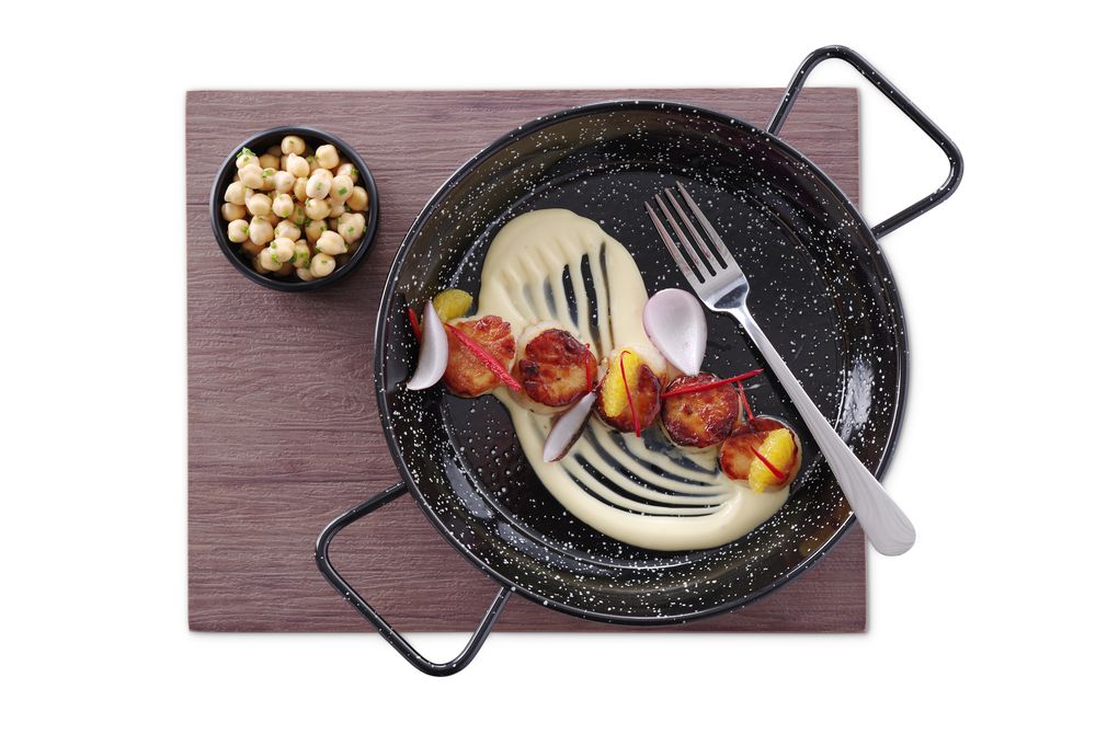 Enamelled paella pans