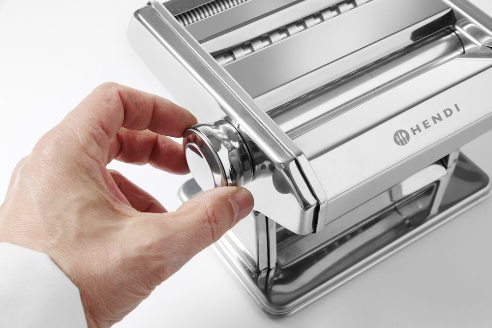 Pasta machine