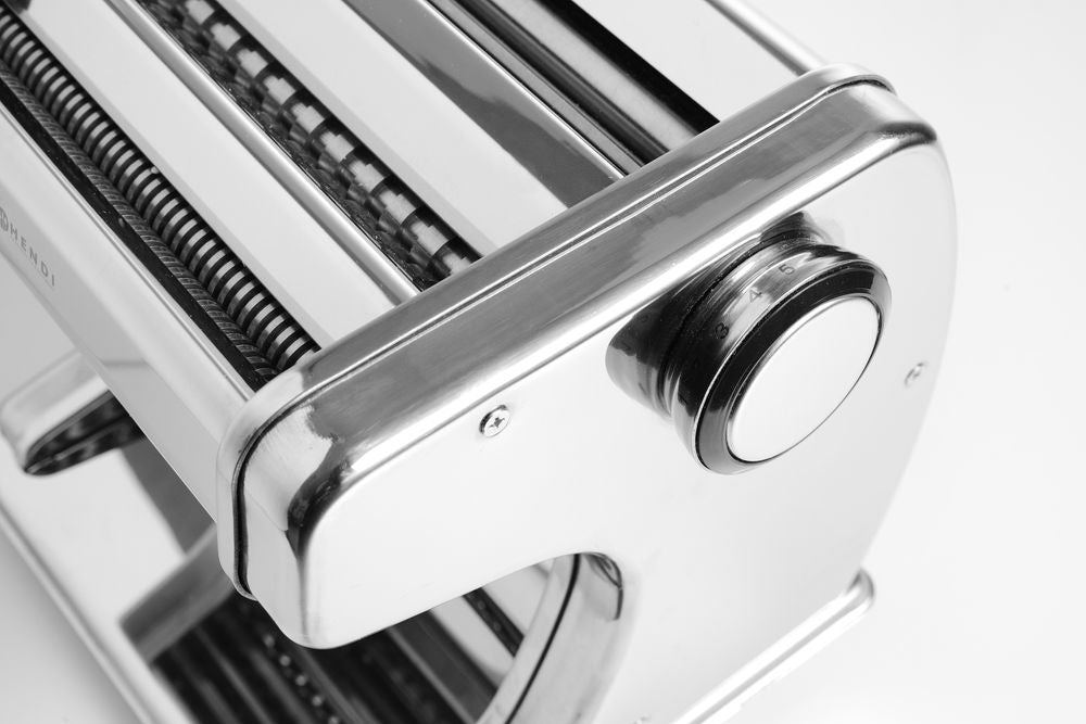 Electric pasta machine