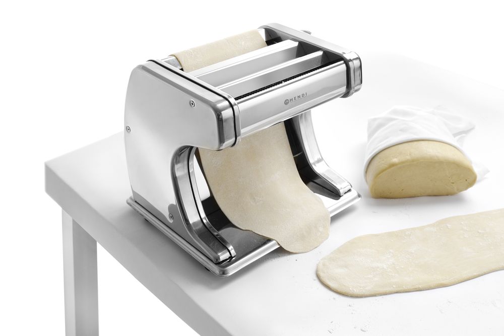 Electric pasta machine