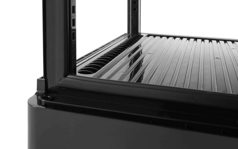 Refrigerated display cabinet 68L