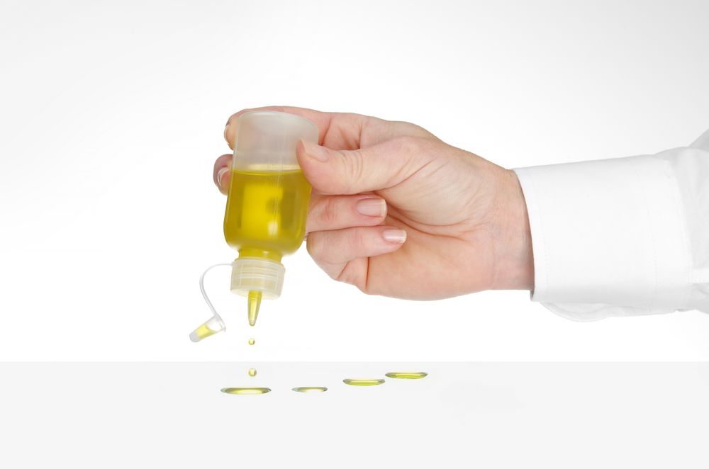 Mini sauce dispenser - set of 4 pieces.