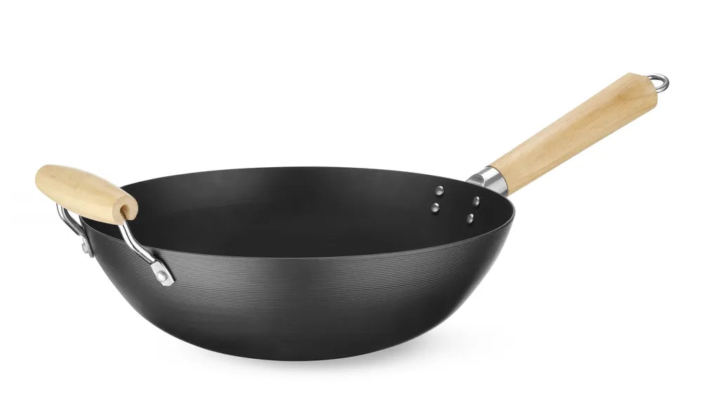 Wok met houten handvat