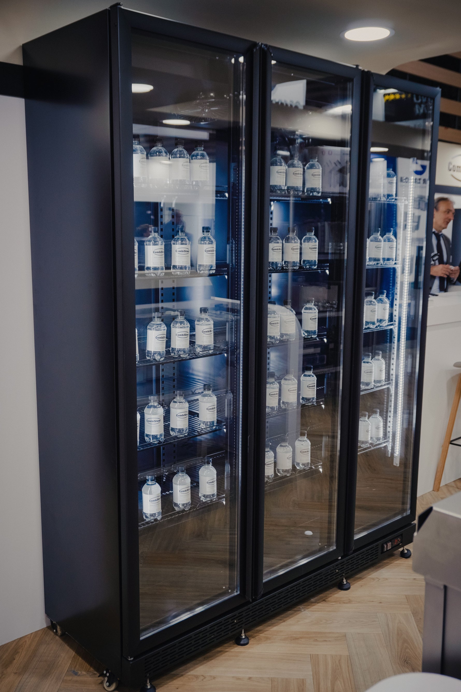 KOELKAST 3 GLASDEUREN ZWART NAP-1200  *TRANSPORT OP AANVRAAG*