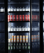 KOELKAST 3 GLASDEUREN ZWART CEB-1600R BL