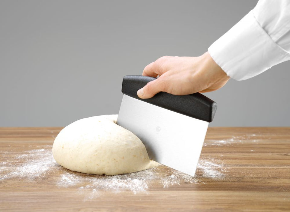 Dough cutter