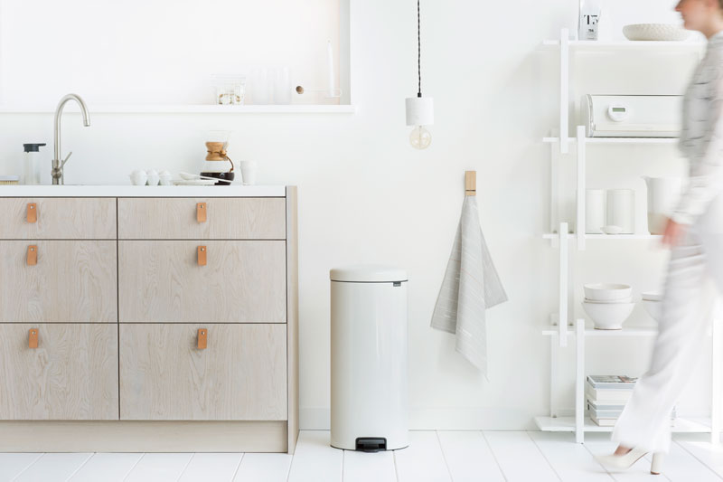 Brabantia NewIcon pedaalemmer 30 liter met metalen binnenemmer wit
