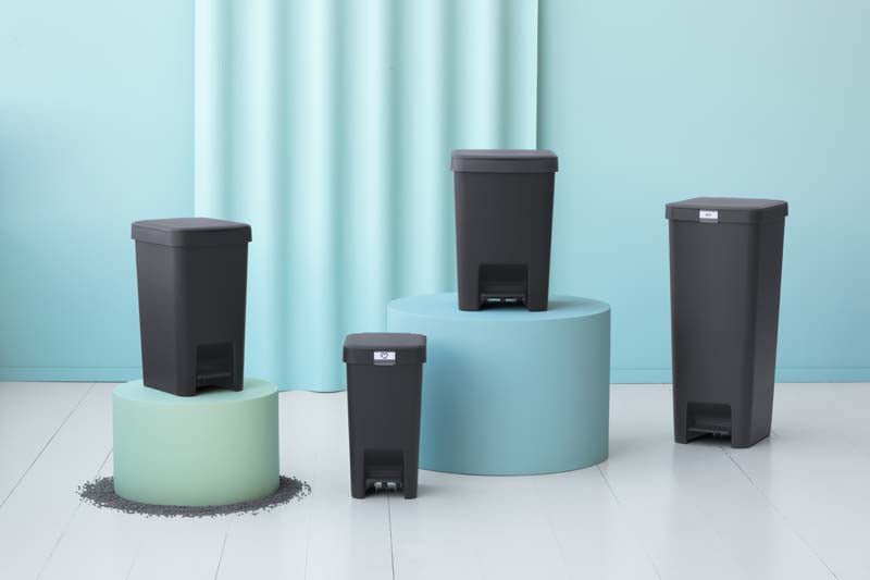 Brabantia StepUp pedaalemmer 25 liter donkergrijs