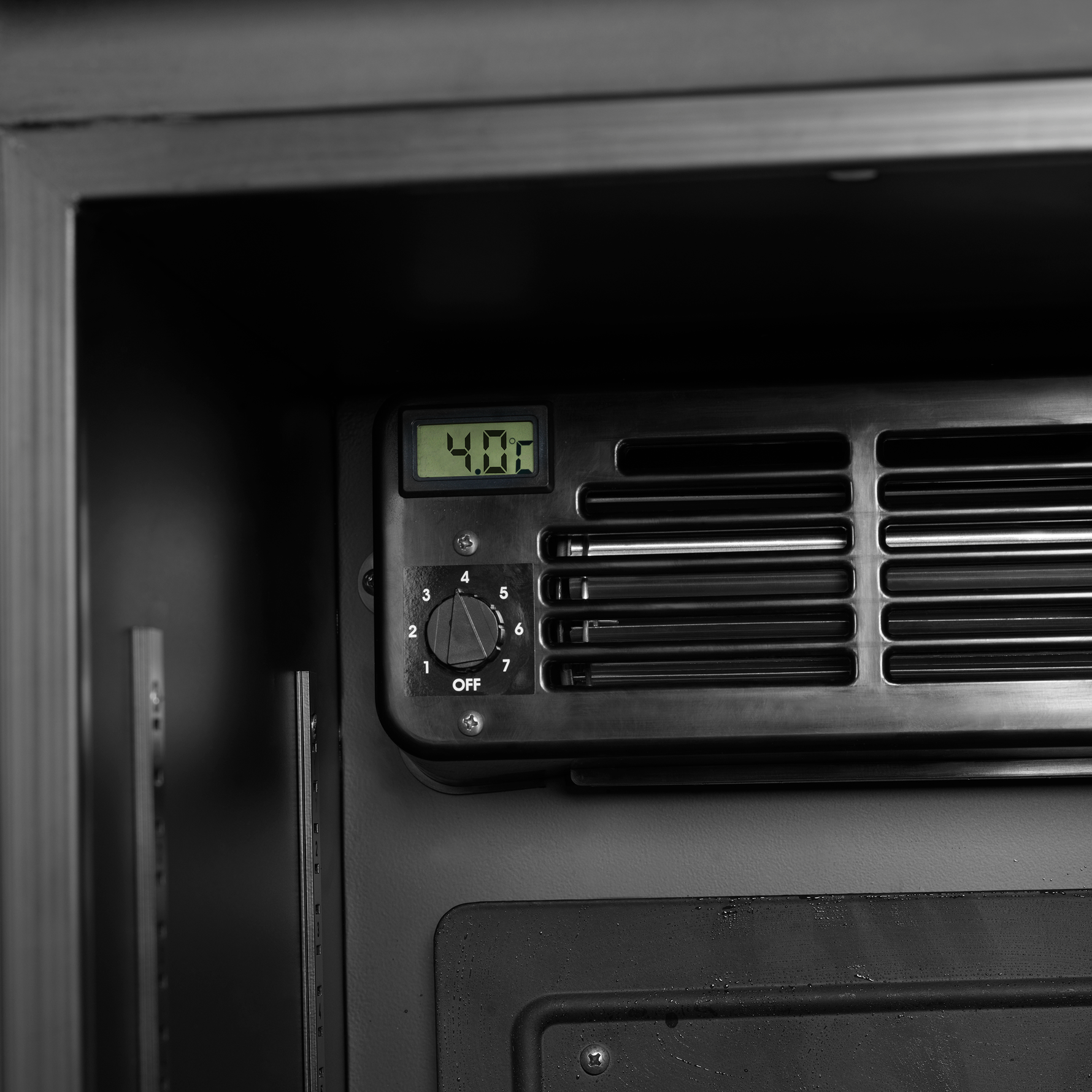 TEFCOLD Flessenkoeler FSC175H BLACK
