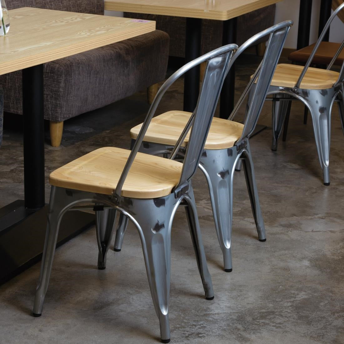 Bolero Bistro gegalvaniseerd stalen stoelen met houten zitting (4 stuks)