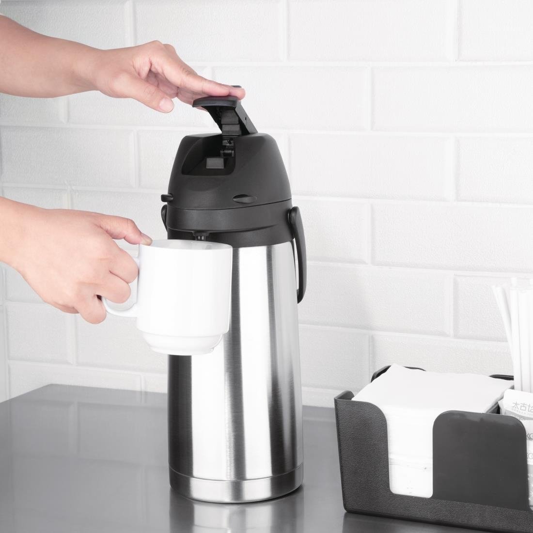 Nisbets Essentials thermoskan met pomp 1,9L