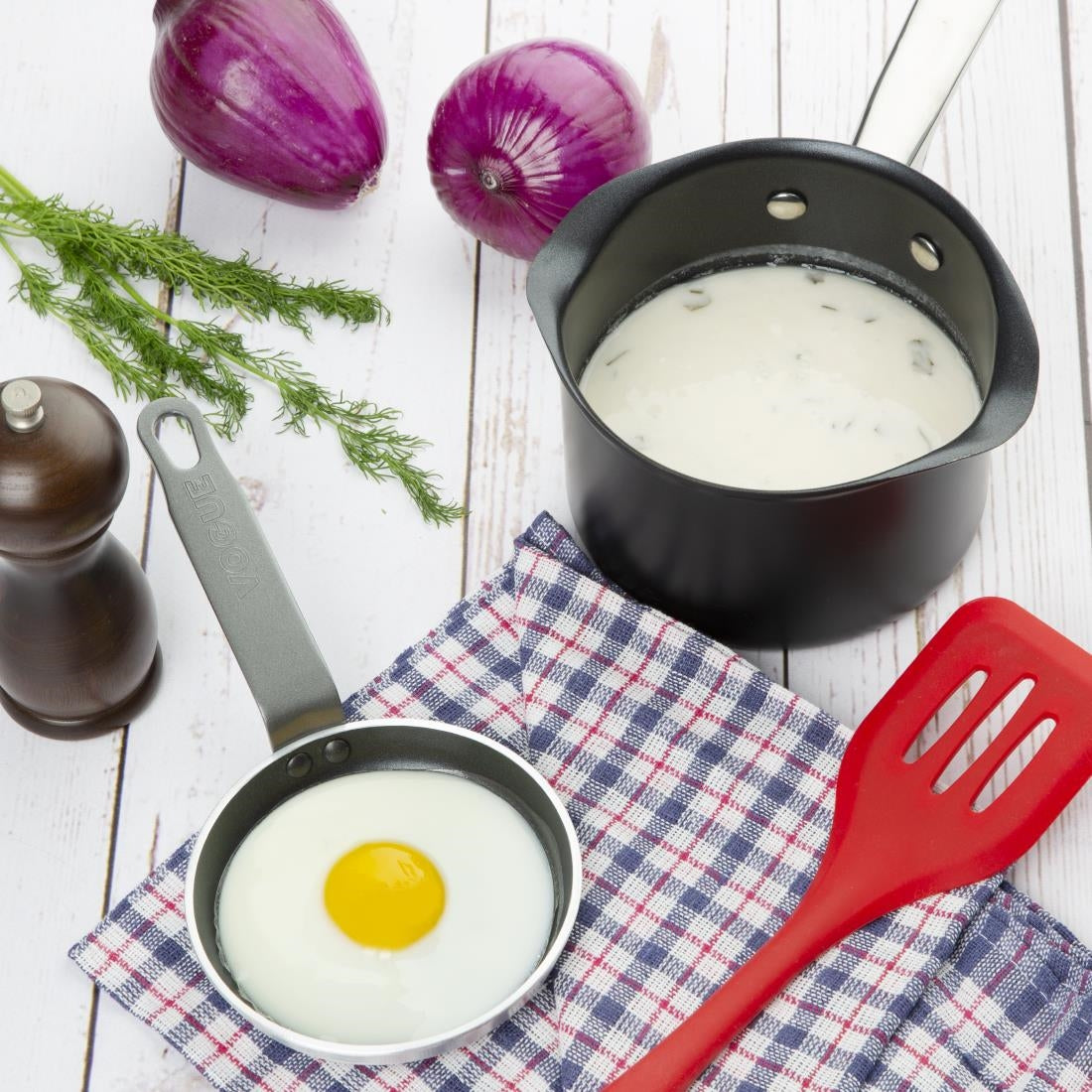 Vogue aluminium anti-aanbak steelpannetje 14cm