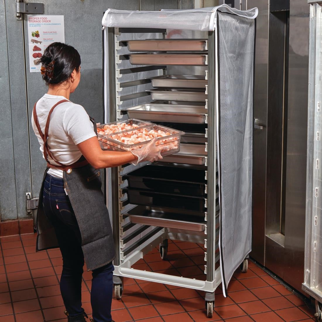 Cambro GN 2/1 trolley 18 etages voor 36x 1/1 GN bakken