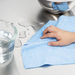 Nisbets Essentials Blauwe Microvezeldoek 300x300mm - Rol Van 50 Afscheurvellen